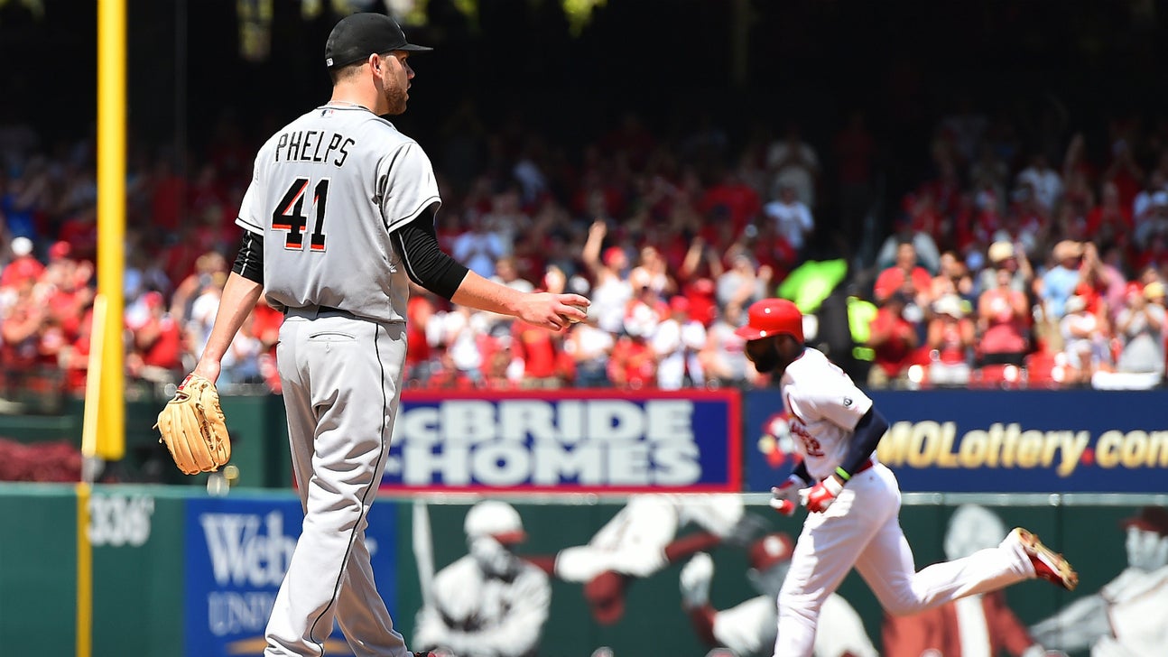 Marlins RHP David Phelps exits with right elbow discomfort, headed to DL