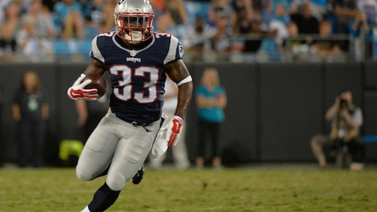 Patriots coach compares Dion Lewis to former New England great