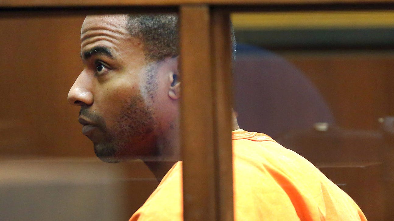 William & Mary removes alum Sharper from its Hall of Fame