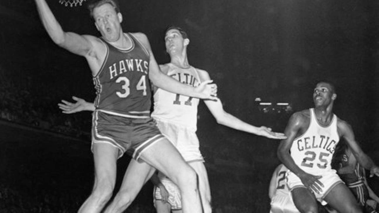 Hall of Famer Lovellette, who won NCAA & NBA titles and Olympic gold, dies at 86