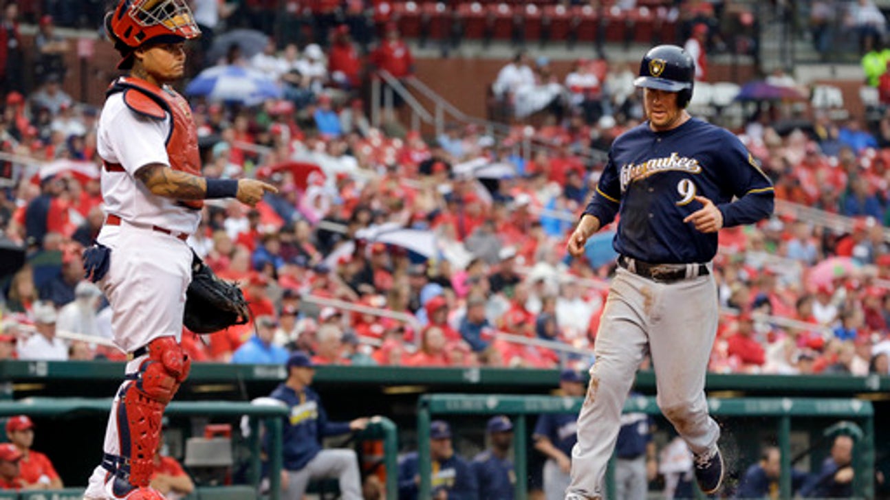 Red Sox get INF Aaron Hill from Brewers