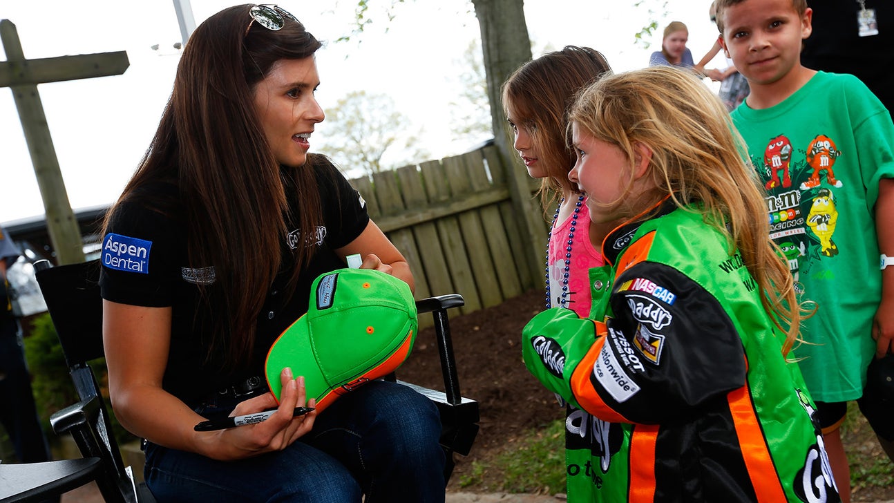Danica to answer kids' questions at NASCAR Hall of Fame