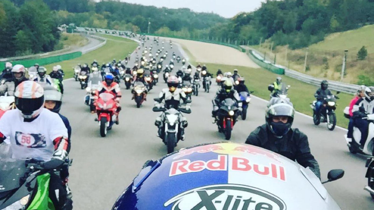 Simoncelli remembered by 3,656 motorcyclists at Brno