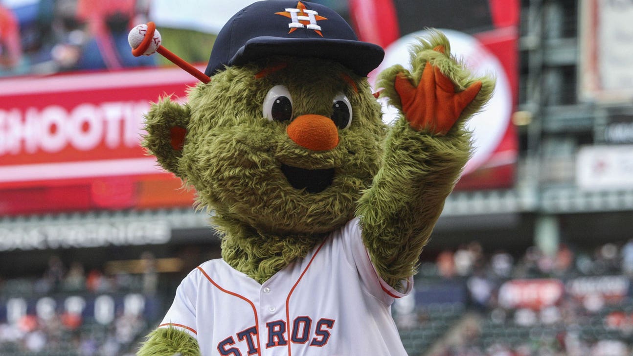 Watch Astros' mascot Orbit do the 'Macarena' with Mariners' Logan Morrison