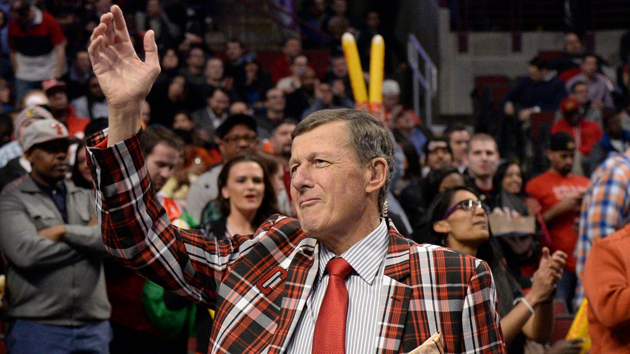 The basketball world mourns the passing of Craig Sager