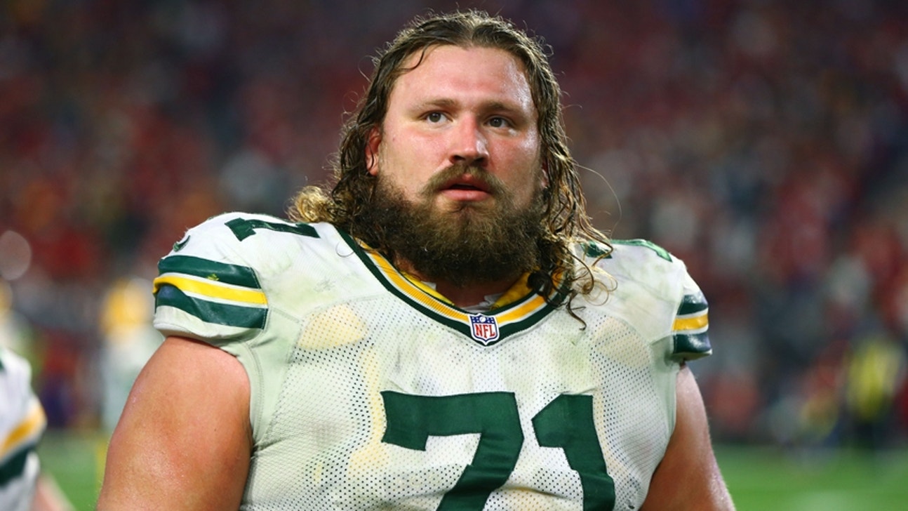 Chicago Bears: Josh Sitton Helps Strengthen O-Line for 2016