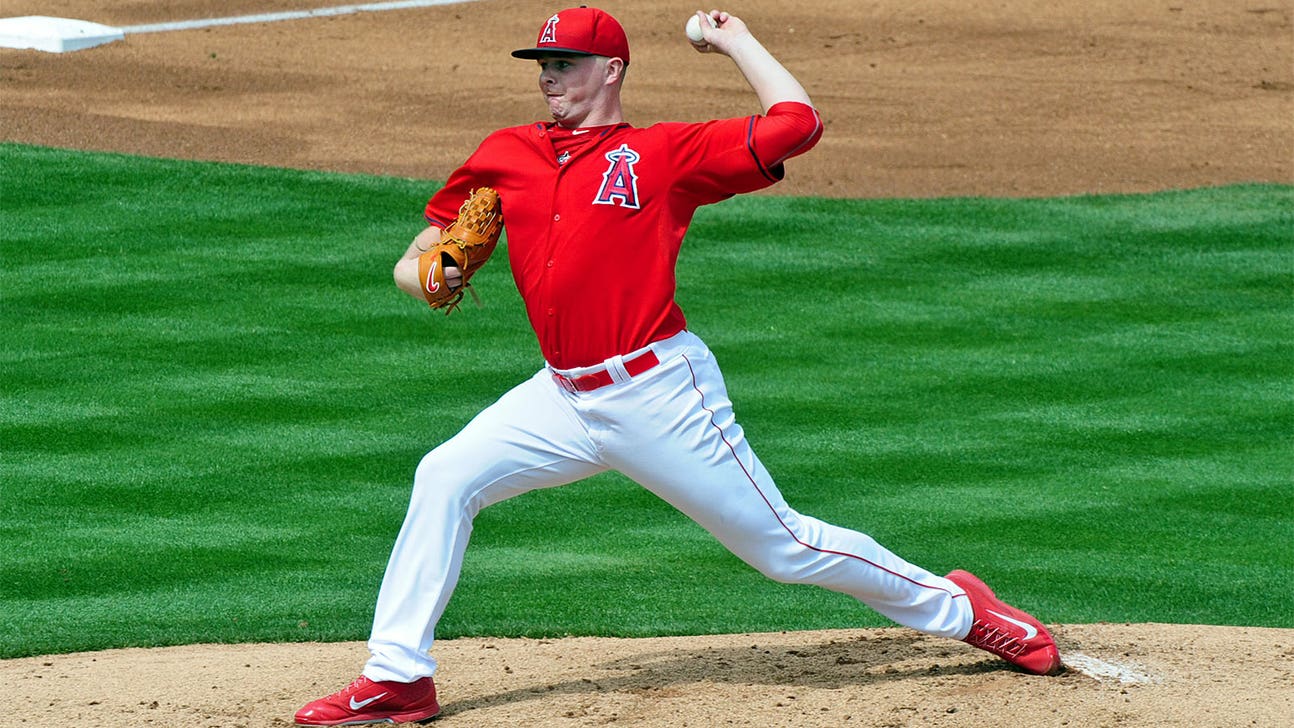 Whom did Braves receive in return for Simmons?