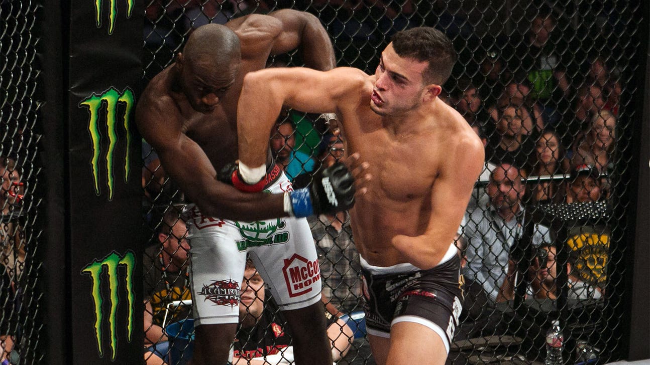 One-handed MMA fighter a champion outside ring, can be one in ring, too