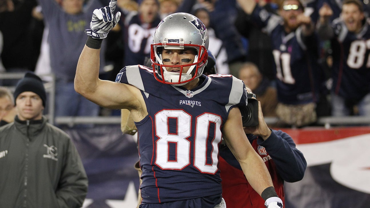 Amendola present, Edelman not spotted at Patriots practice