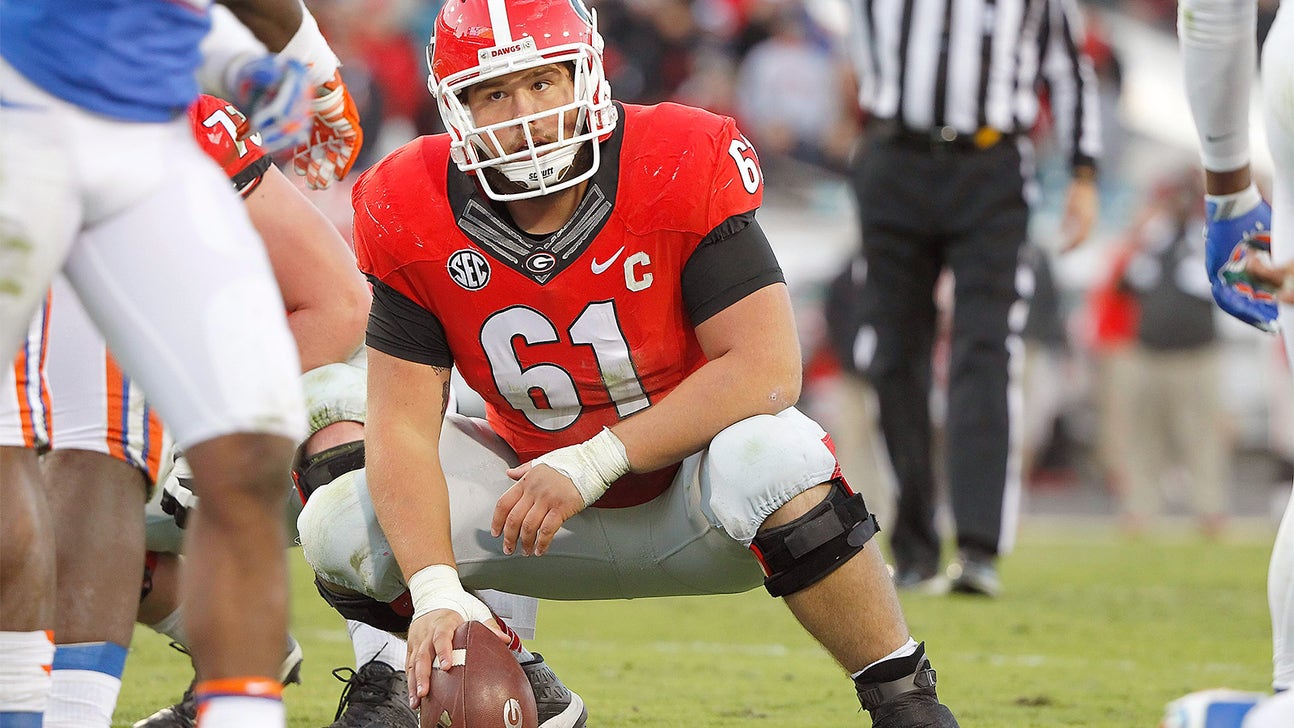 Pats rookie center Andrews going back to school during bye