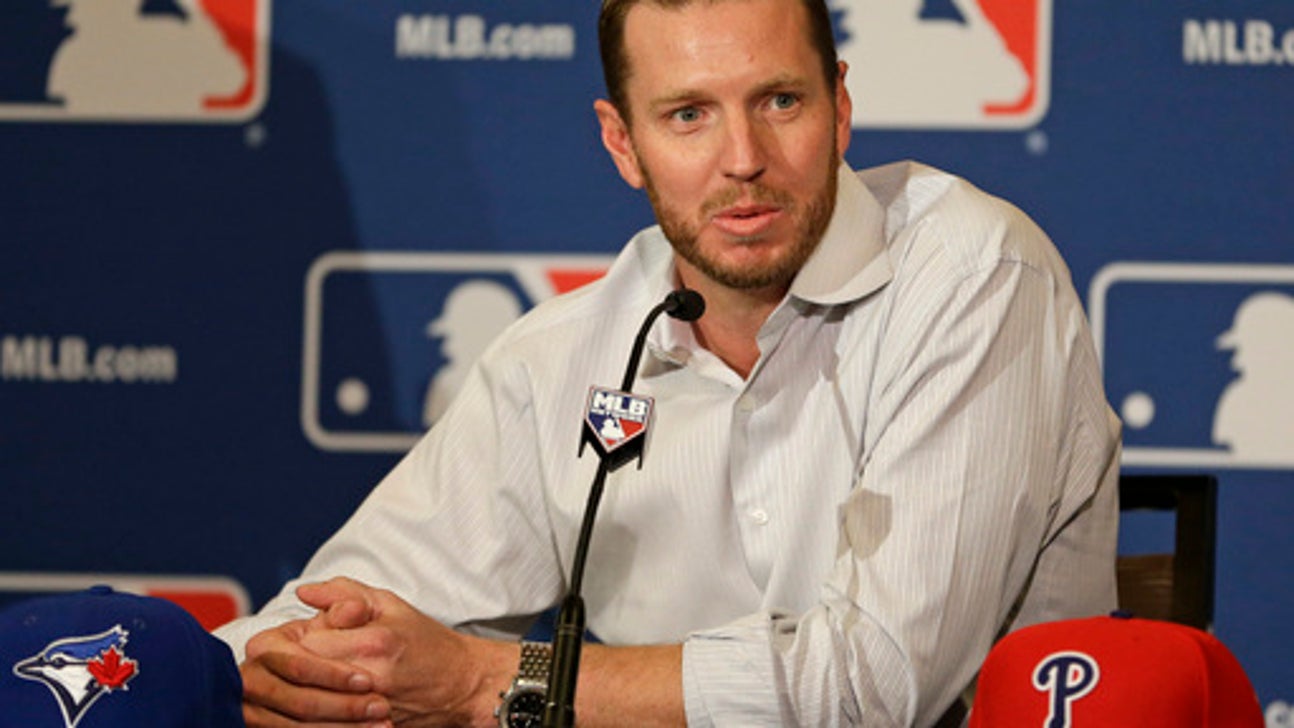 MLB great Roy Halladay dies in plane crash off Florida's Gulf Coast
