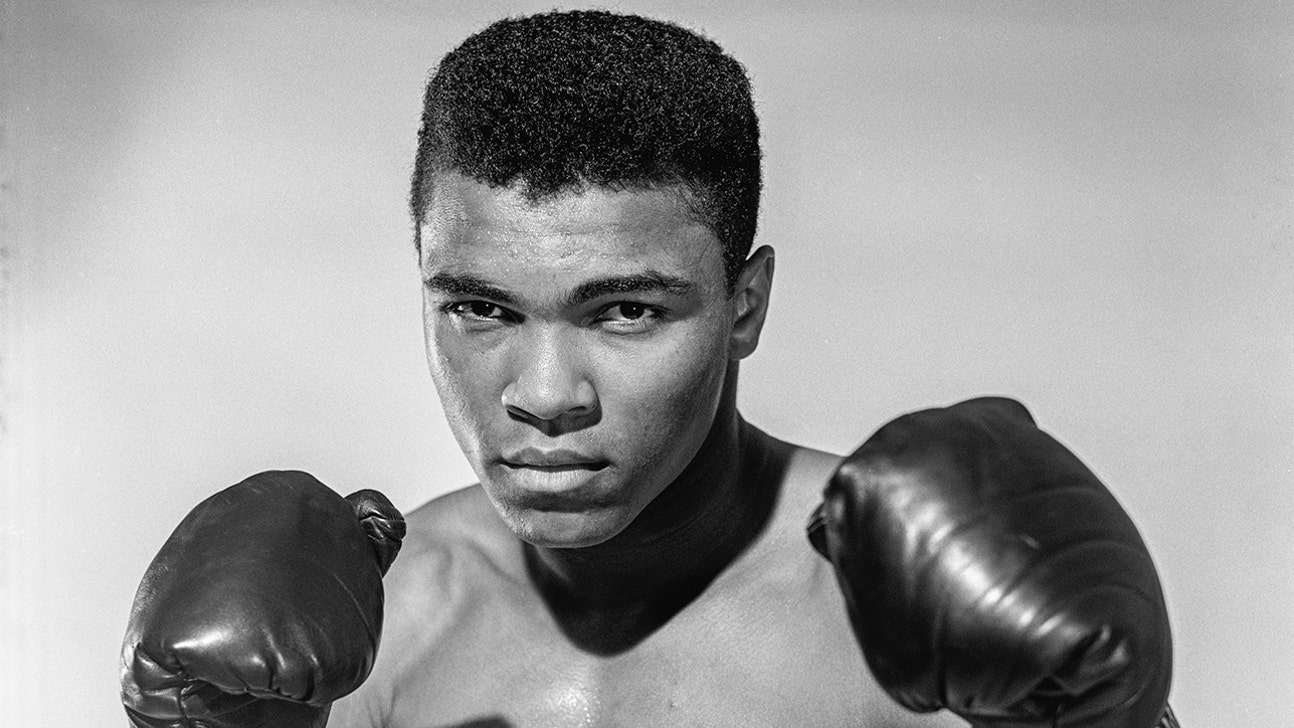 Louisville tributes Muhammad Ali with helmet decal