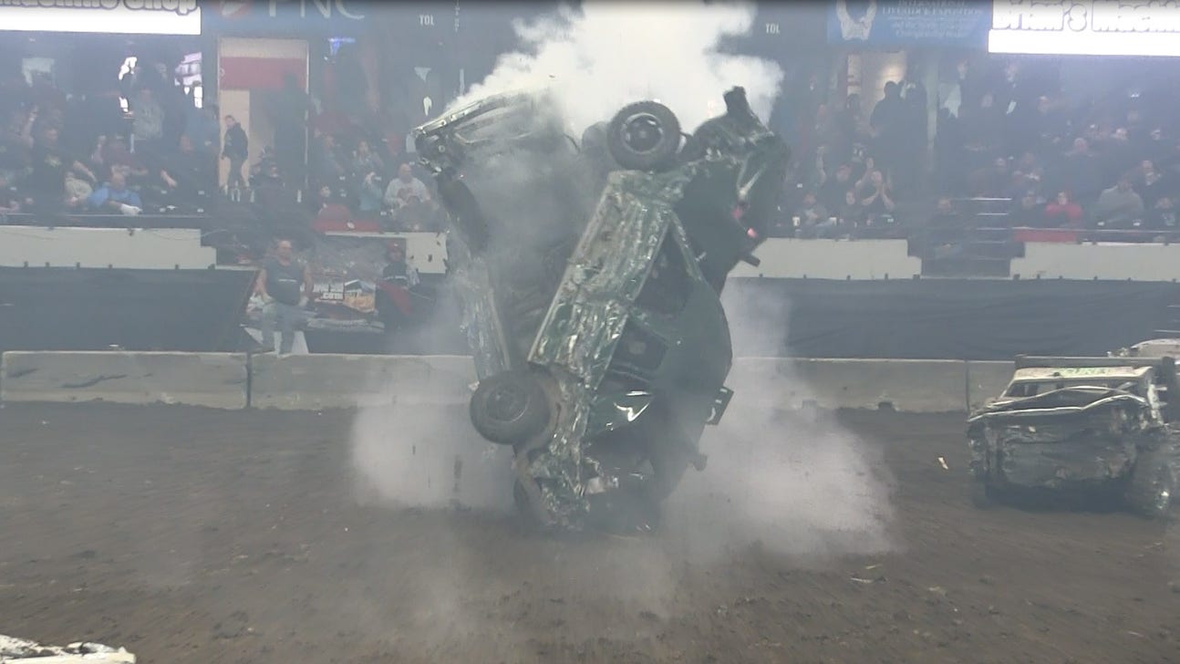 Demolition derby ends with incredible nose-to-nose hit