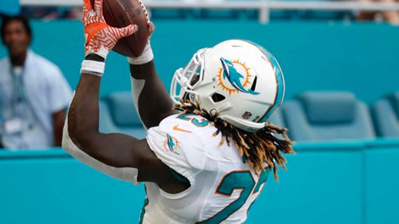 Dolphins head off on 2-game West Coast swing flying high