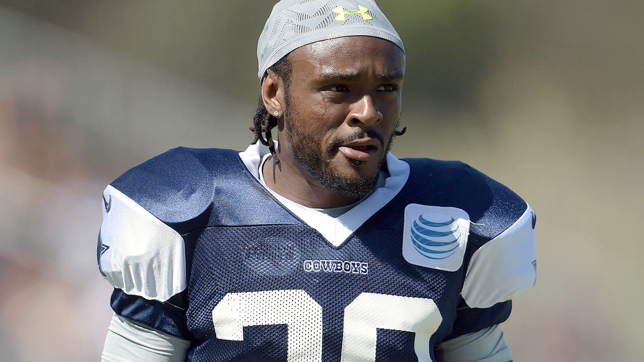 Cowboys' Carr to have surgery on broken hand; Dez tweaks hamstring