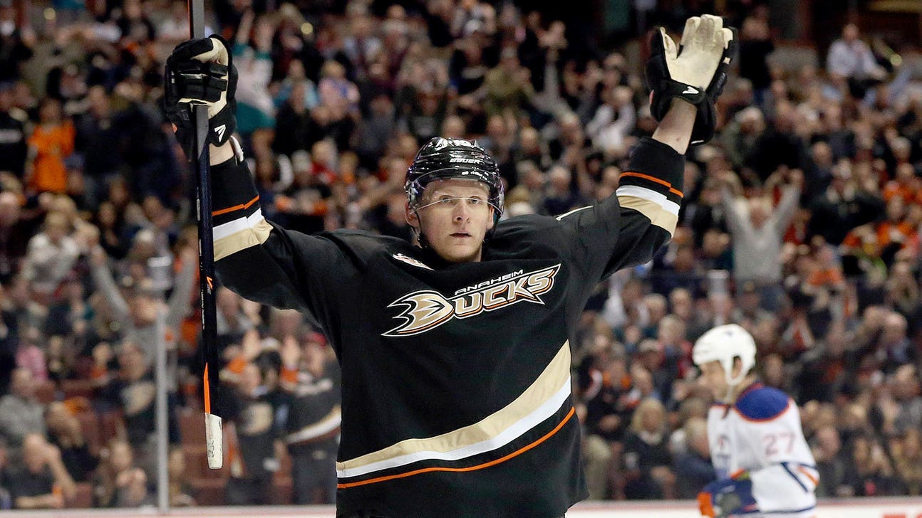 Perry's pair sparks Ducks' 3-goal third vs. Oilers