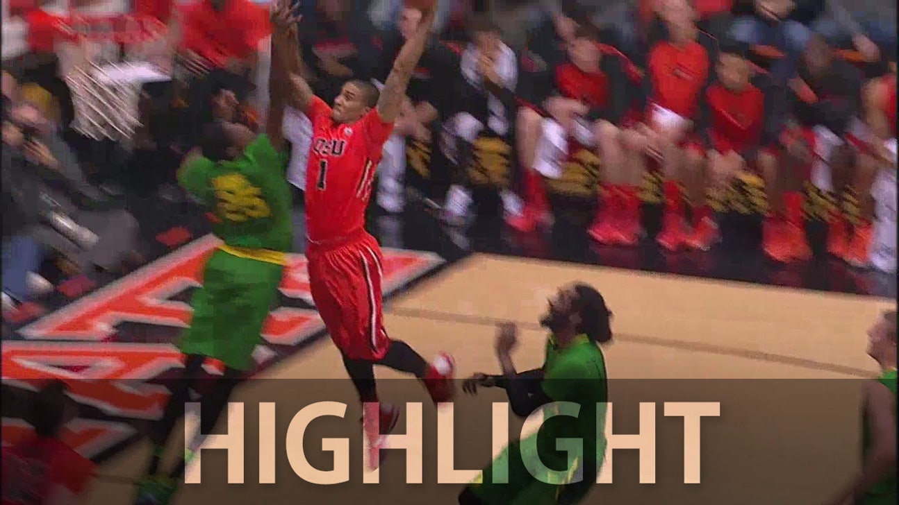 Gary Payton II dunks over one of the nation's top shot blockers