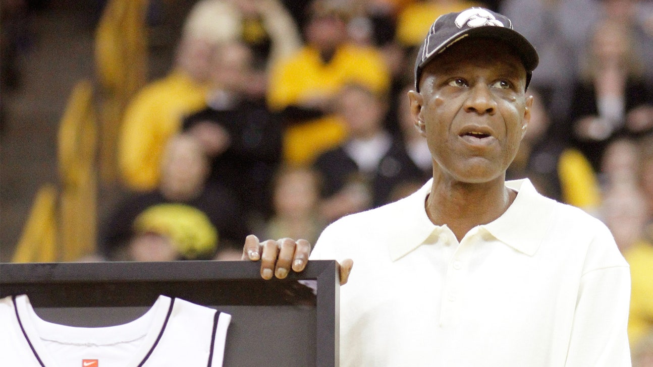 Roy Marble, Iowa's all-time leading scorer, dies at age 48