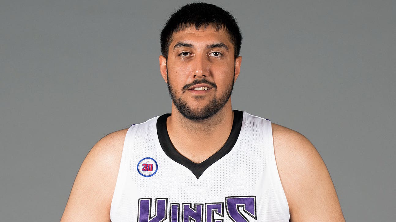 Kings sign Sim Bhullar, make him NBA's first player of Indian descent