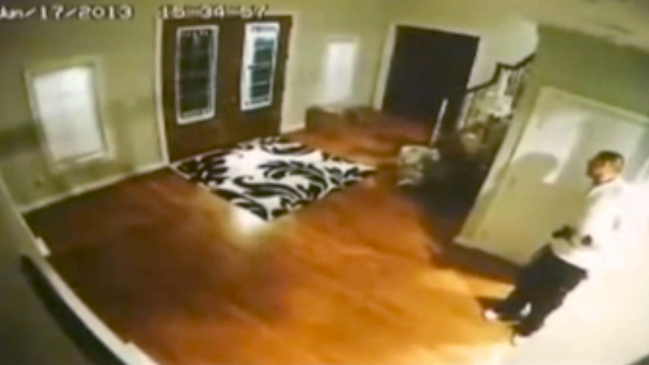 Prosecutors attempting to link Hernandez to alleged murder weapon