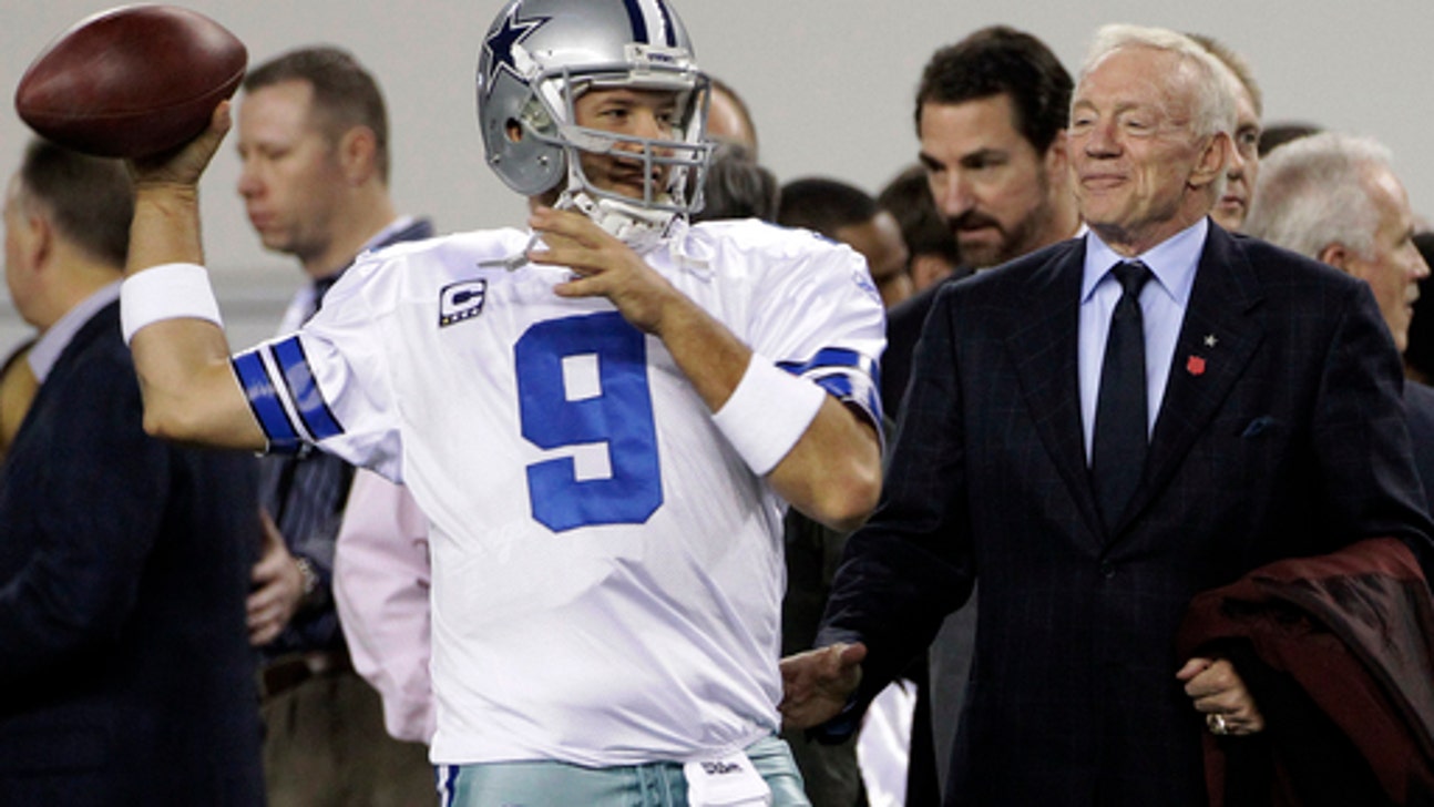 Cowboys' Romo active as he moves into backup role