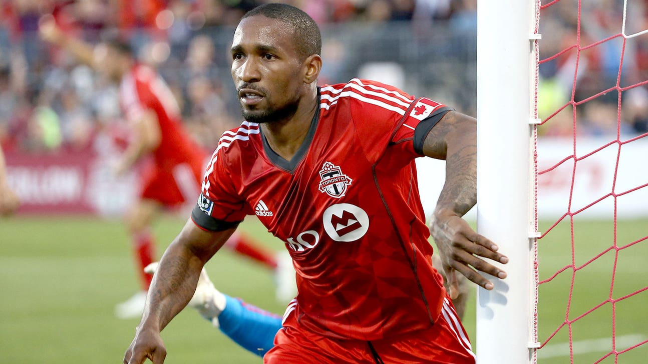Toronto FC striker Defoe out two to three weeks because of groin strain