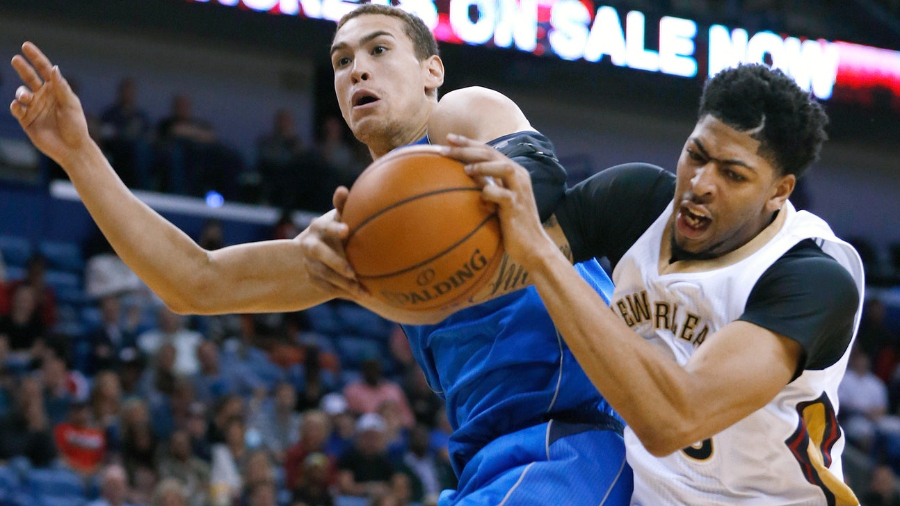 Pelicans get first win but lose Davis to hip injury