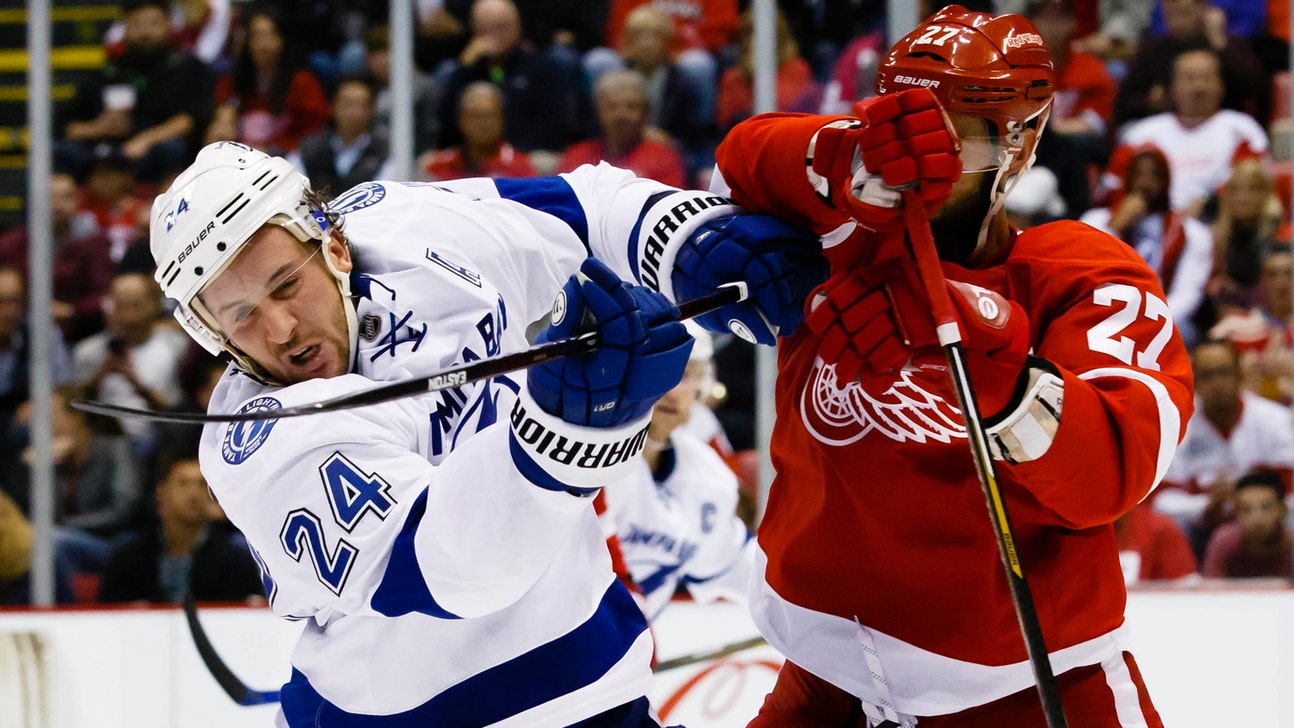 Lightning handed first defeat of season in road loss to Red Wings