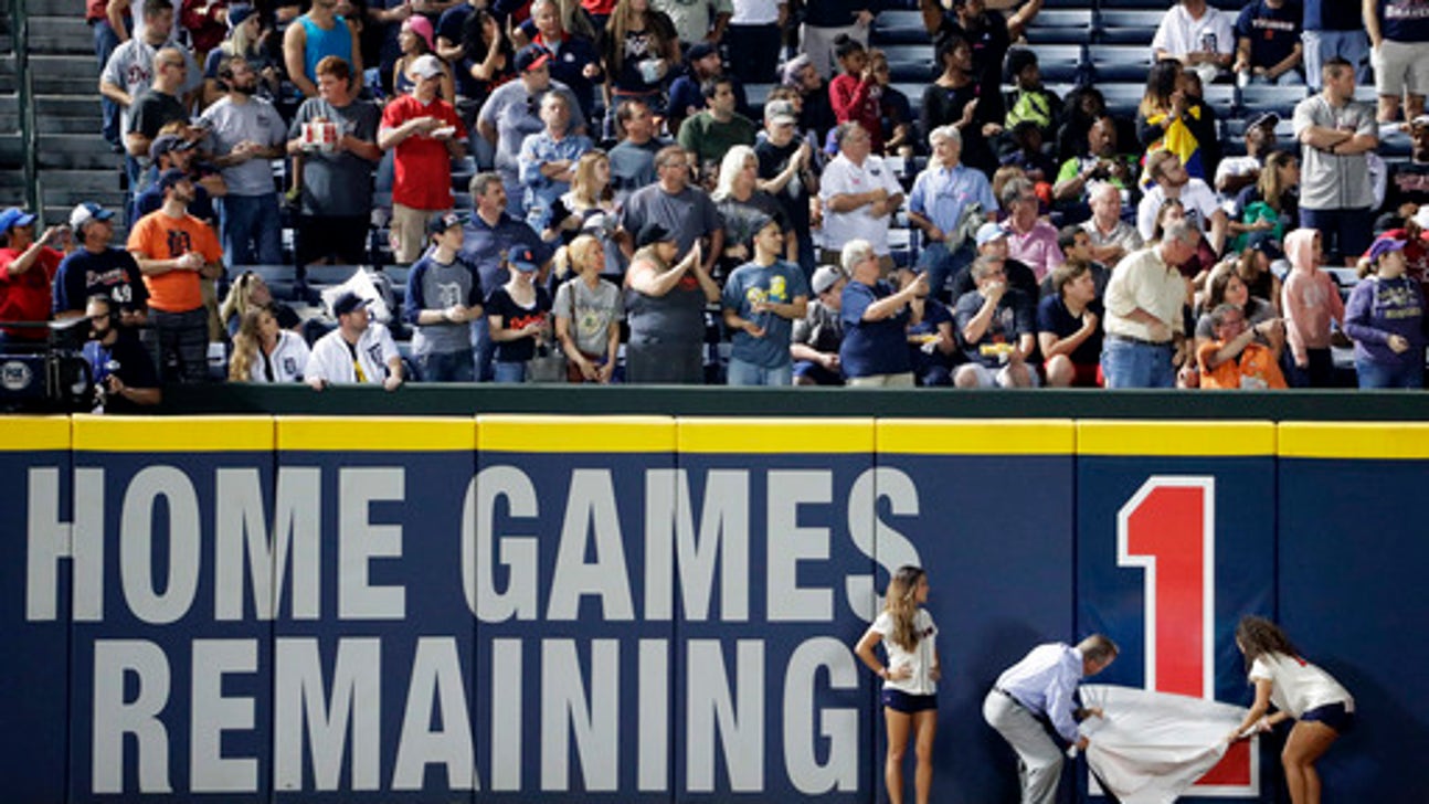 Braves give Turner Field a rousing send-off in final game