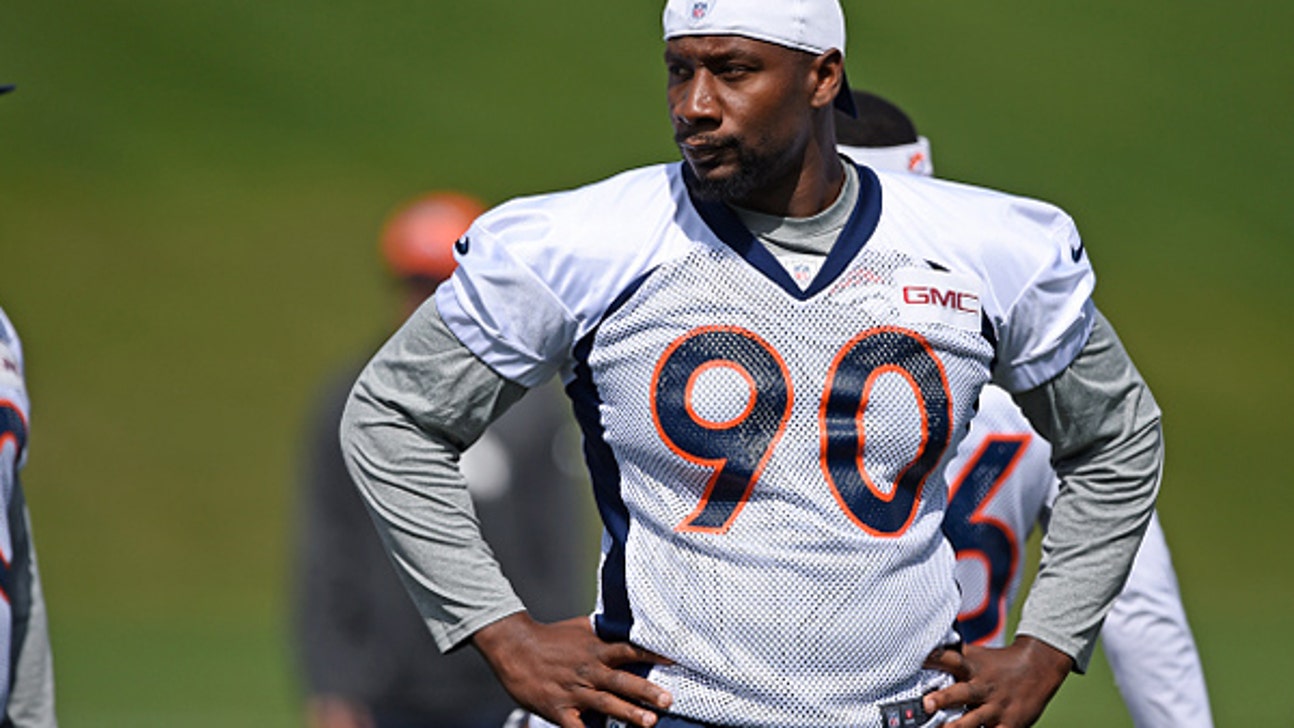 Defensive end Antonio Smith rejoining Broncos after tending to personal matter | FOX Sports Defensive end Antonio Smith rejoining Broncos after tending to personal matter | FOX Sports