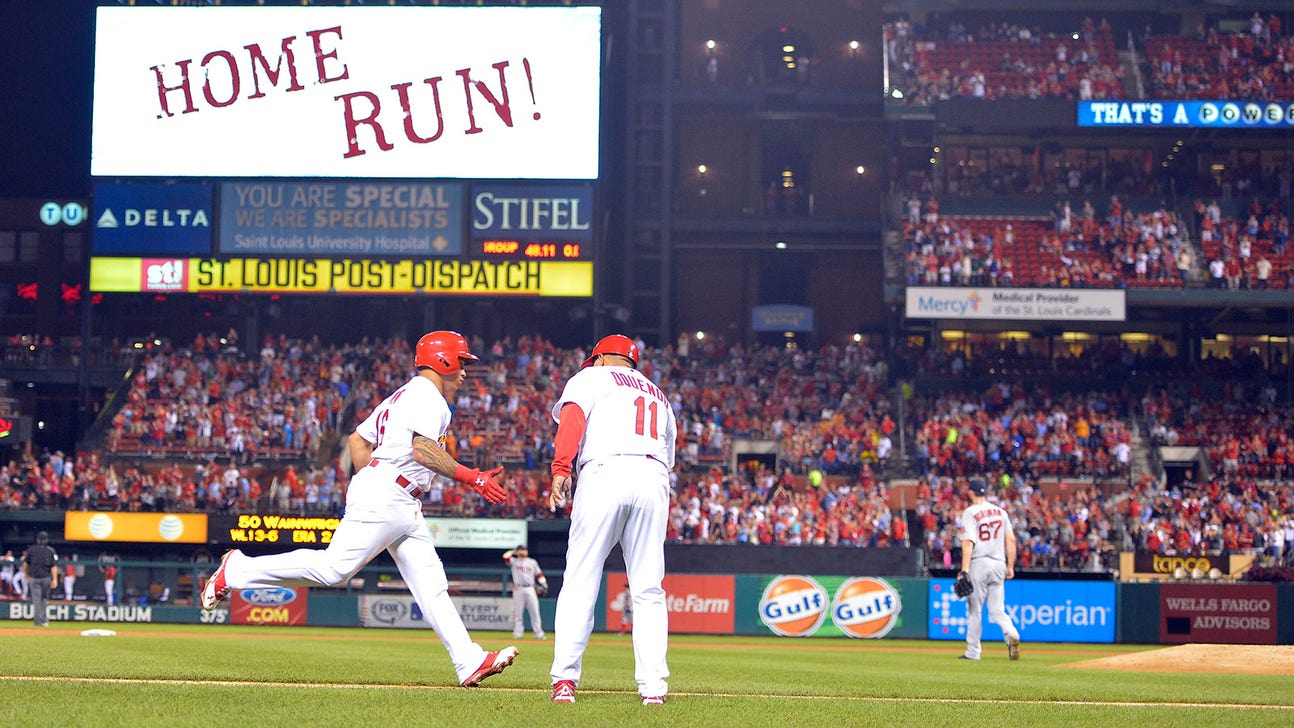 Wong cracks two homers with mind focused on hurricanes in hometown