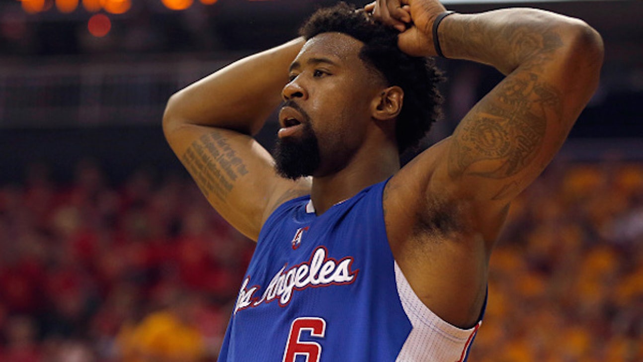 Clippers reportedly holding DeAndre Jordan hostage in his house