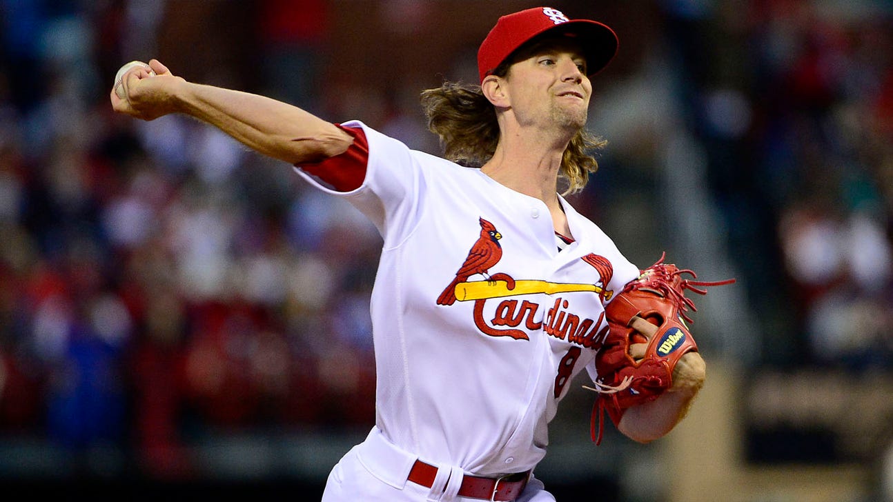 Leake throws eight strong innings, but Cardinals fall 2-0 to Reds