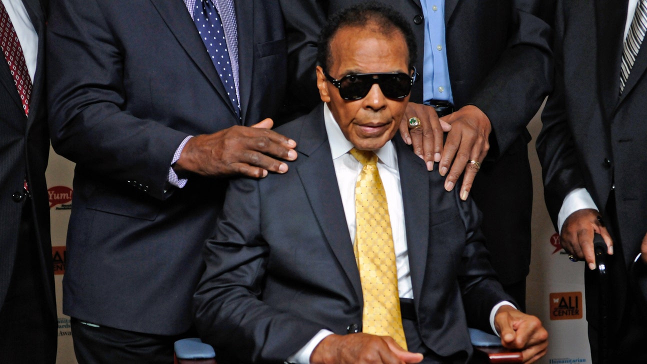 Gloves from infamous Ali-Liston rematch to be auctioned