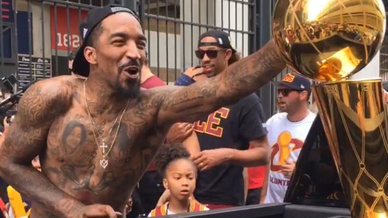 J.R. Smith's shirt status: Back off