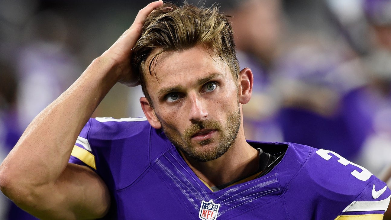 Vikings' Blair Walsh sounds frustrated when questioned about his missed kicks