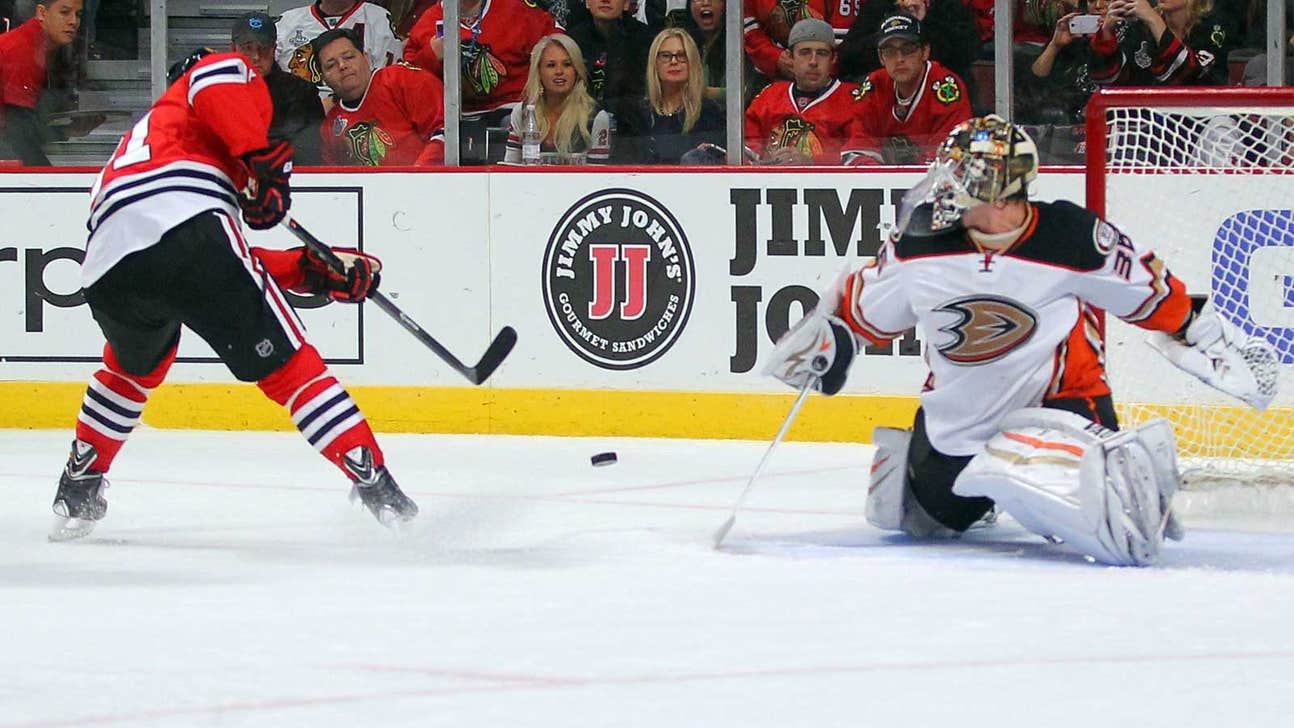 Gibson leads Ducks past Blackhawks 1-0