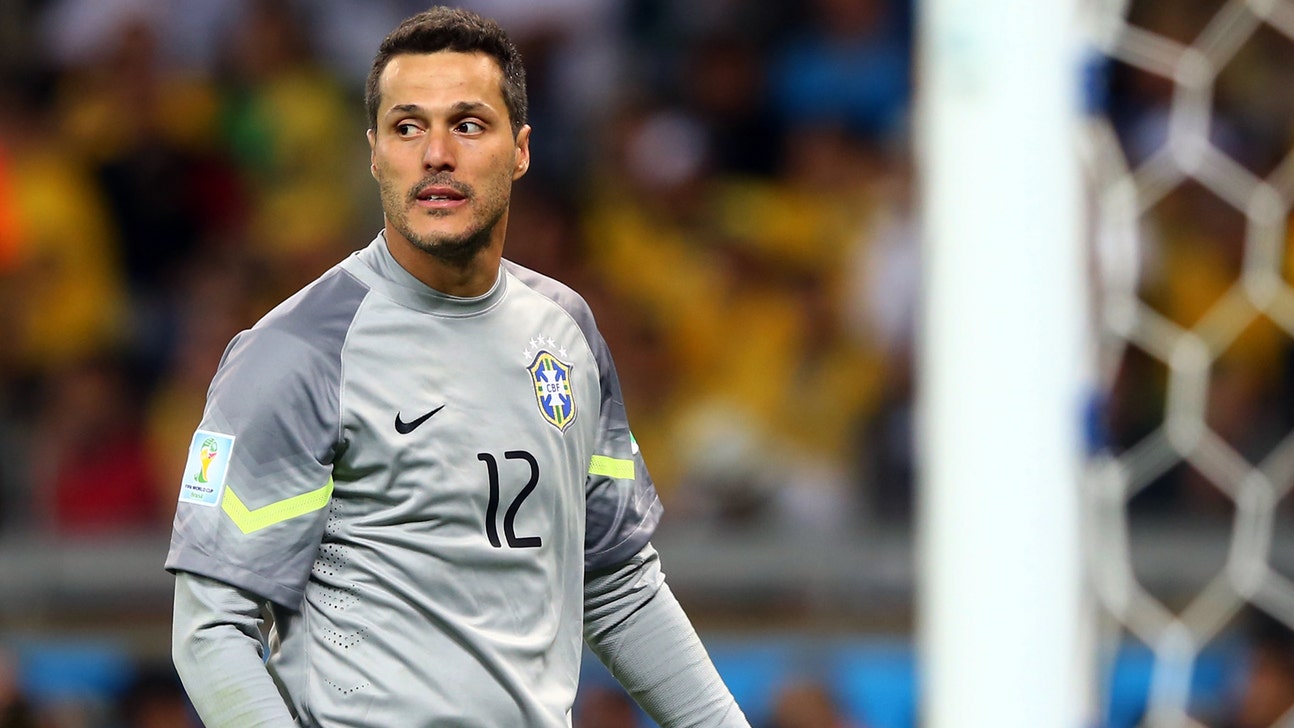 Benfica sign Brazilian goalkeeper Julio Cesar on two-year deal