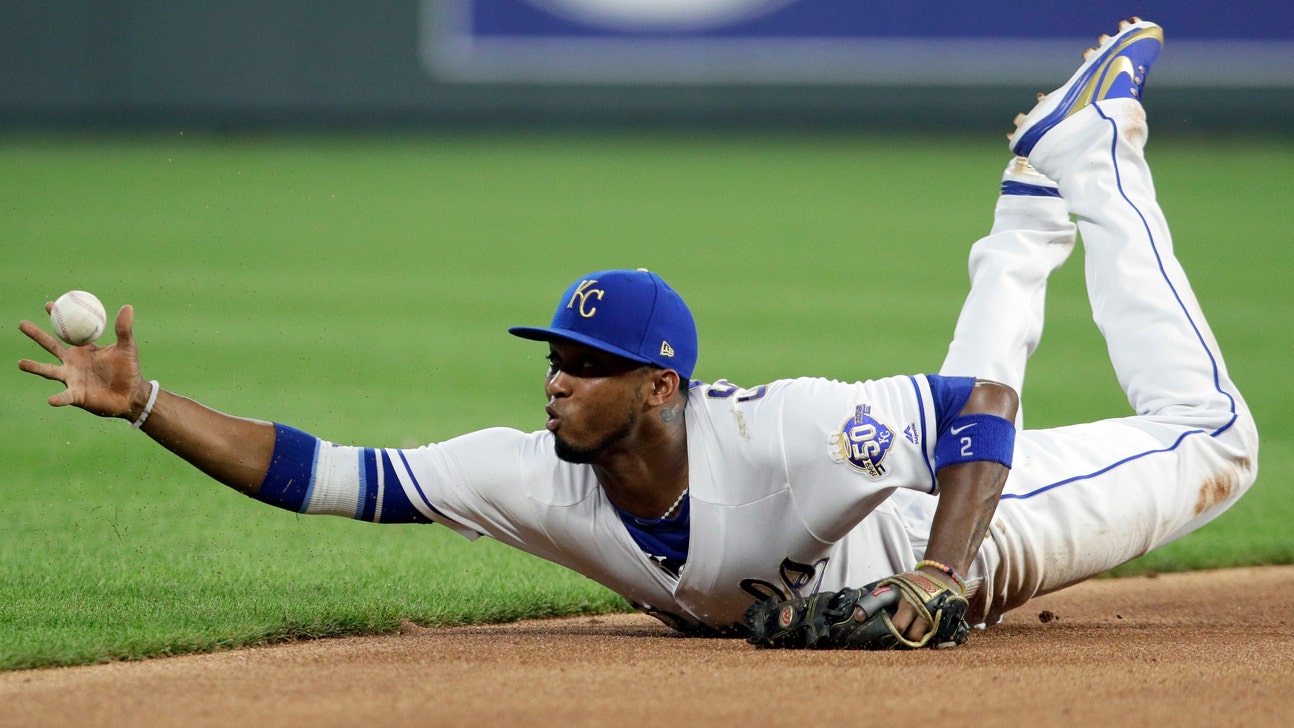 Escobar's consecutive starts streak at shortstop to end