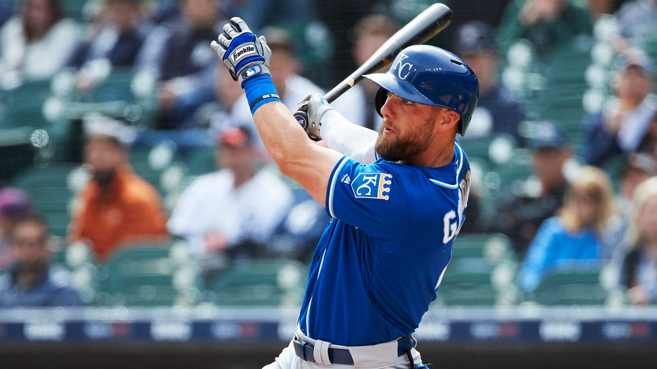 Royals' offense dominates in 15-3 win over Tigers