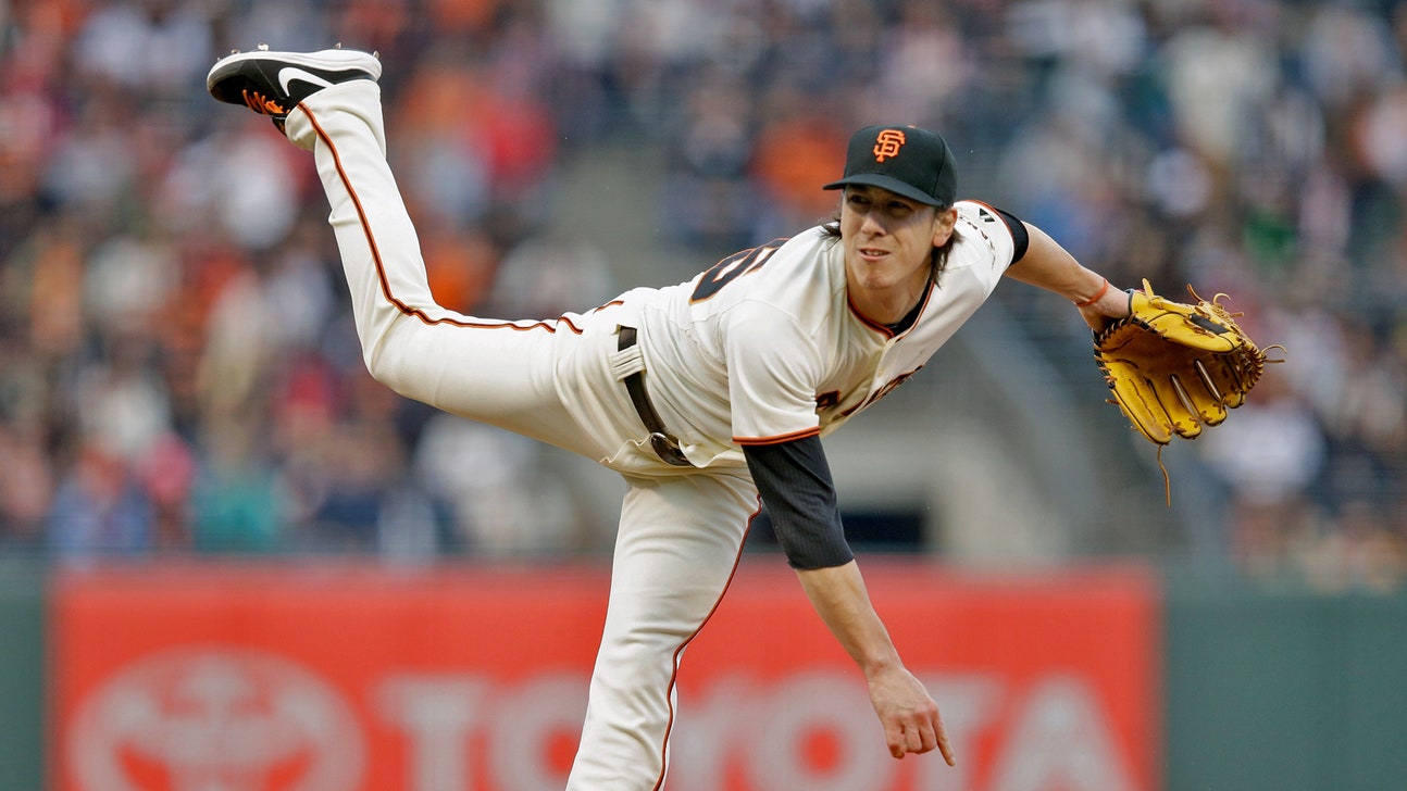 Struggling pitcher Tim Lincecum moved into Giants' bullpen