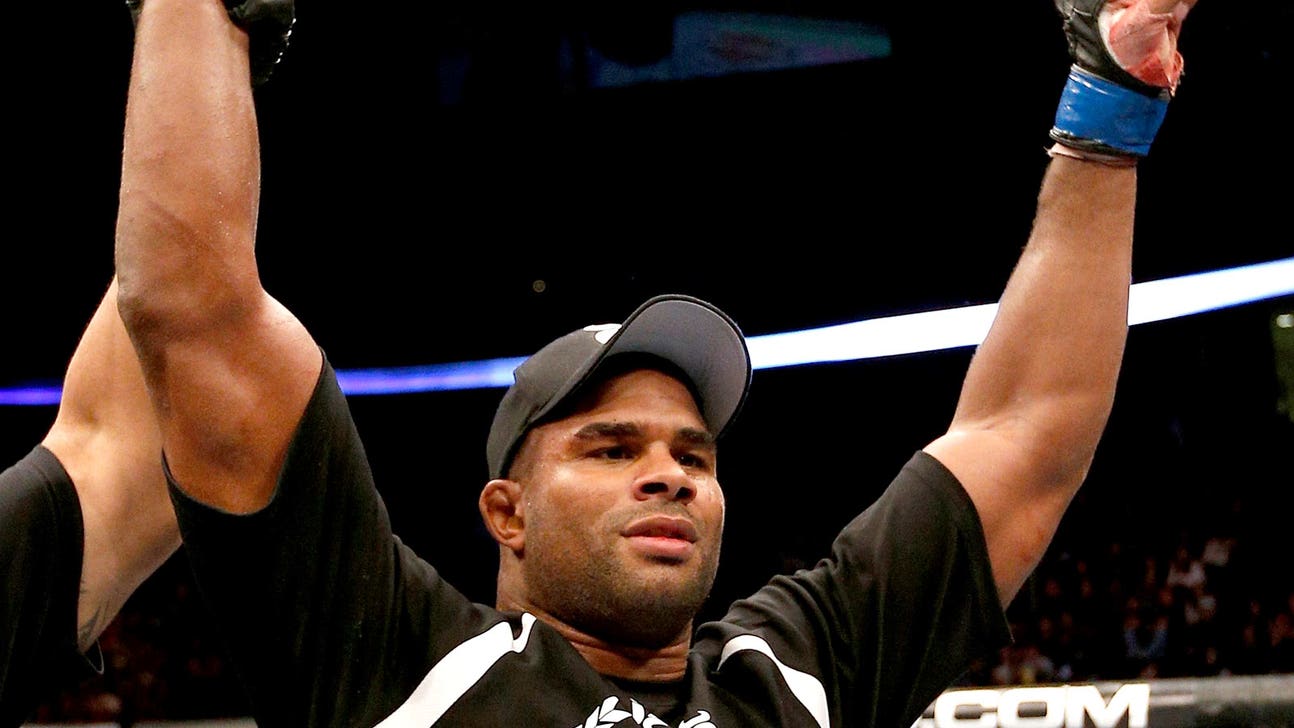Alistair Overeem punishes Roy Nelson with body shots to win at UFC 185