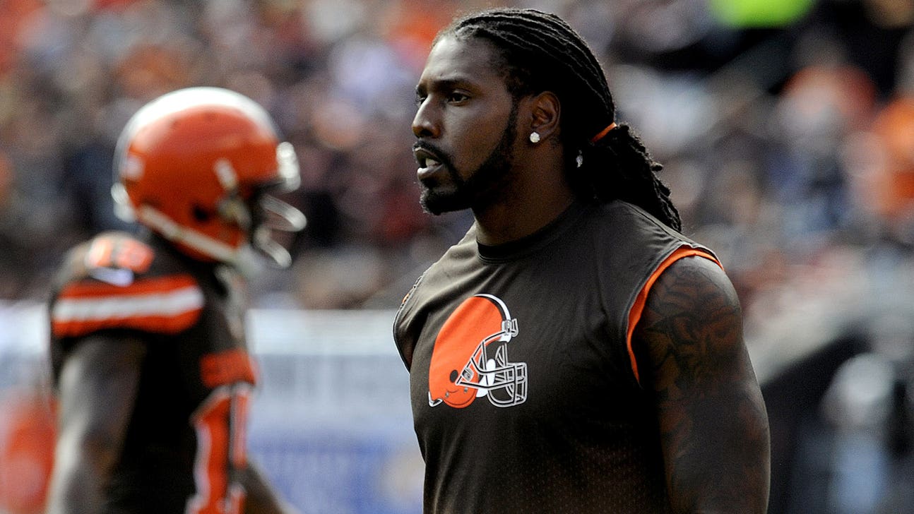 Browns' Dwayne Bowe has no clue why he's not playing