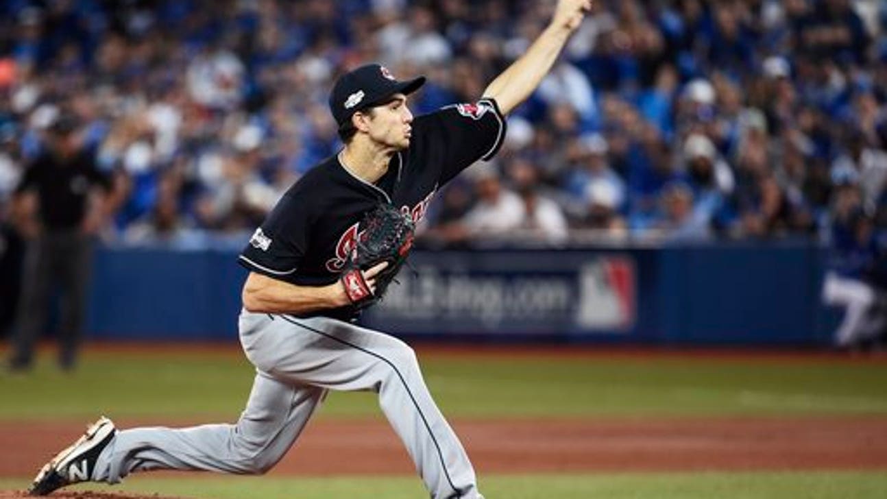 Indians fans pitch in with wedding gifts for rookie Merritt