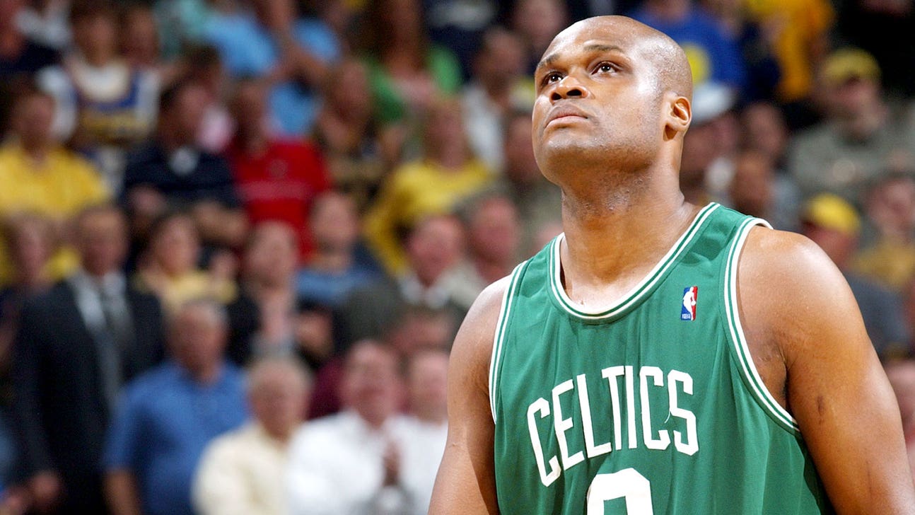 Antoine Walker teaching athletes how to not blow $108M like he did