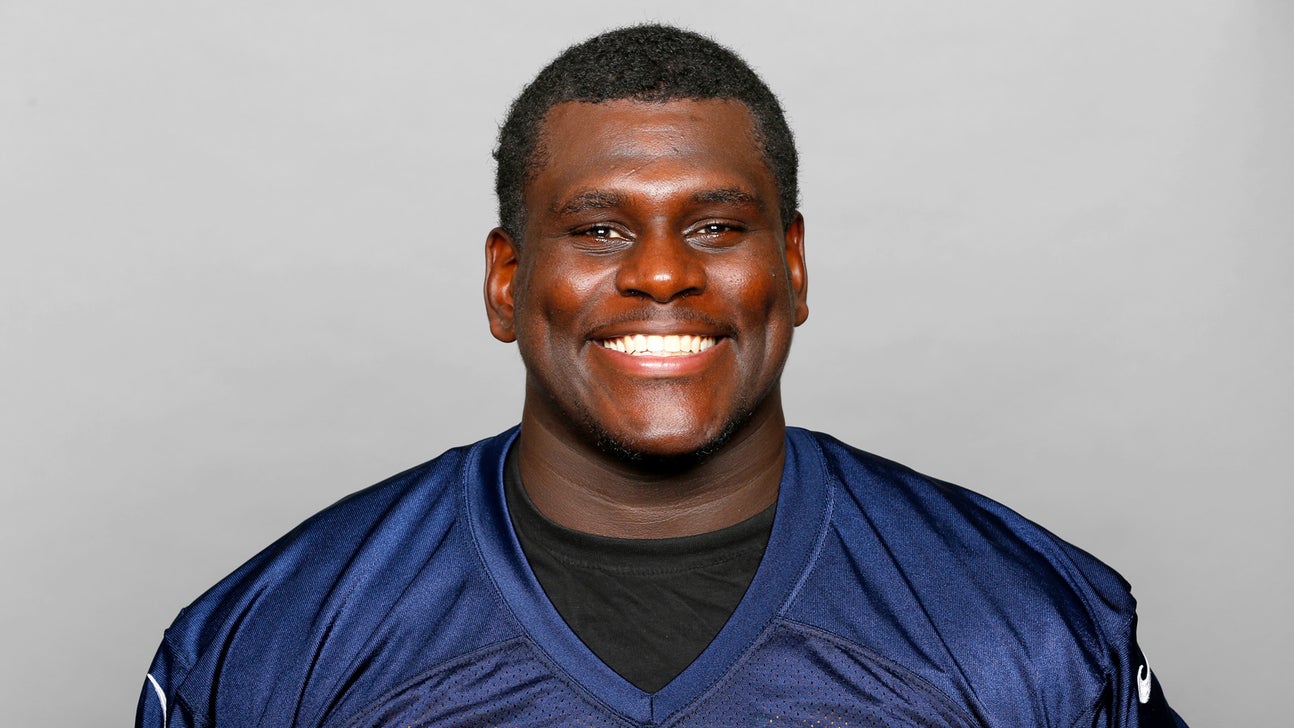 Titans OL Byron Bell adjusting to move to guard