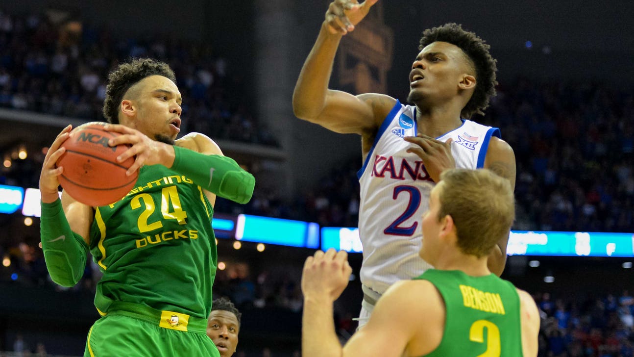 Oregon clocks Kansas to advance to first Final Four since 1939