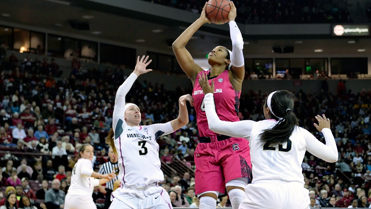 Mitchell, Wilson combine for 40 as No. 1 South Carolina tops Vandy