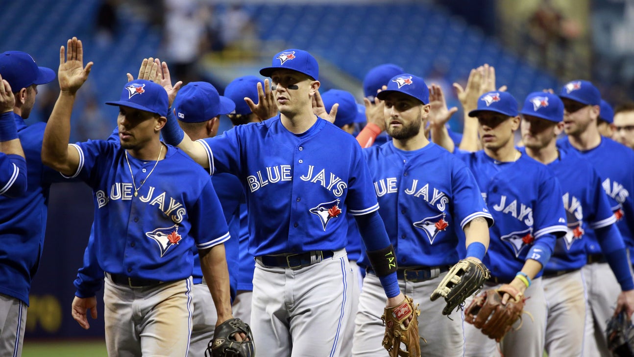 Maple Leafs celebrate Blue Jays with video tribute on Opening Night