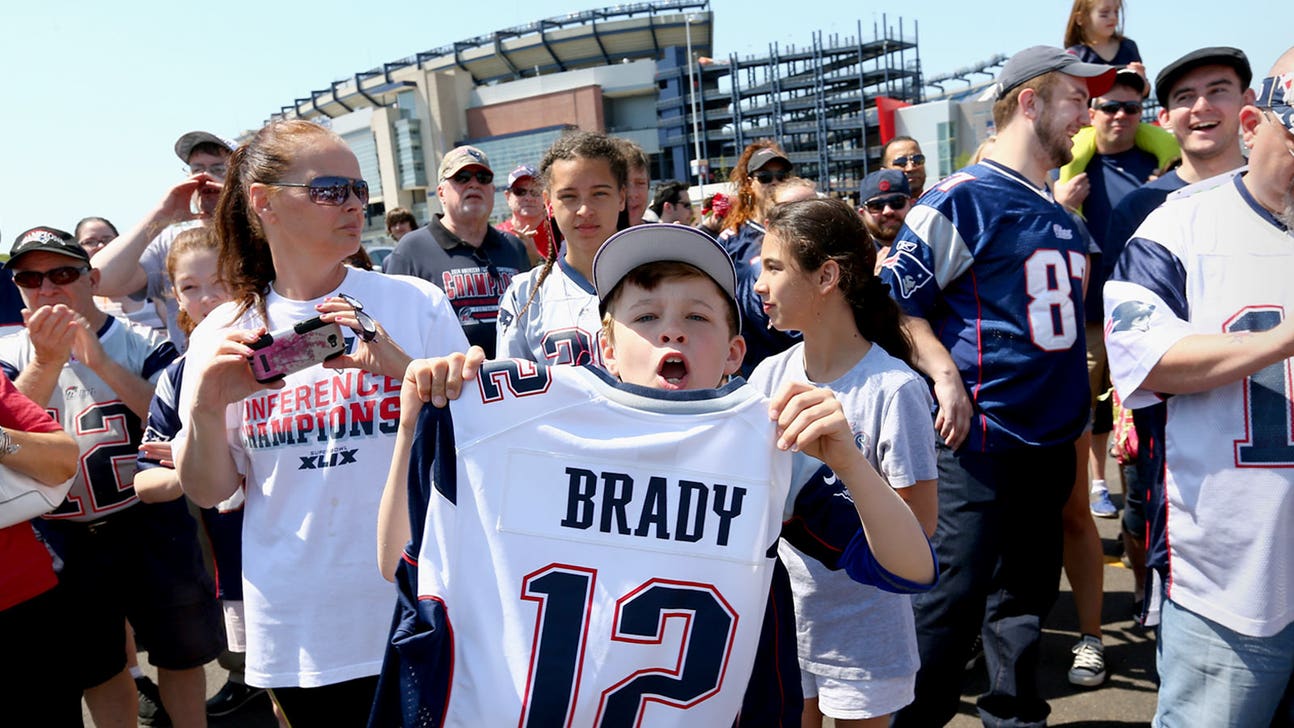 Tom Brady game-used jersey is soaring on the auction market